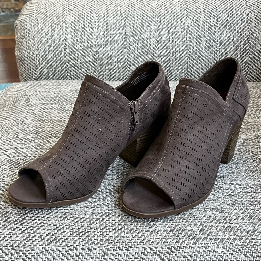 Madeline Worth It Shootie or Bootie in Dark Earth size 8 M Like New
